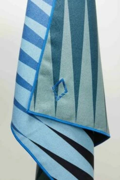 Nomadix Towel Heat Wave Blue Green 10 Nomadix Towel Heat Wave Blue Green -clothing shop 06sn4Pv9S3qrHB9JekqD NM HEAT 101 DRP 540x 571063cd ea7f 4405 945f ce87495852ba