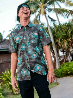 Volcom Mens Woven Medal Petal -clothing shop A0422207 BLK 100 1188x1584 crop