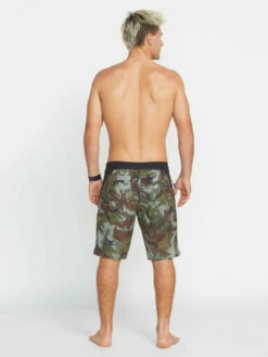 Volcom Mens Boardshorts Surf Vitals Jack Robinson Mod-Tech -clothing shop A0812301 CAM 15 xyzcdl 1188x1584 267b93dc c69b 4772 90be bfd3dd387356