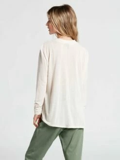 Volcom Womens Shirt Tern N Bern Long Sleeve -clothing shop B0342102 BNE B 3826cbed c416 458f 8782 aa21ddb29560