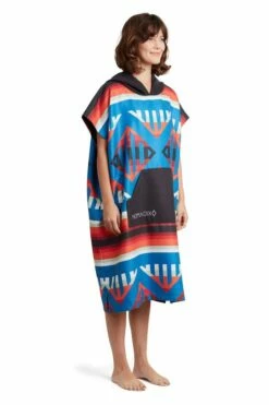 Nomadix Towel Bend Blue Orange Changing Poncho -clothing shop CP BEND 101 SD1 540x 0c3640ed bd59 4eb7 90fa 47b0f7584b41