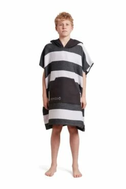 Nomadix Towel Stripes Noll Black Changing Poncho -clothing shop KCP STRP 101 FRT2 540x 0fe30f59 152a 44a4 a4cb 2cb7f4a5dff7