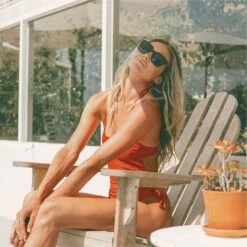 Madson Sunglasses Womens Collection June First Blush Polarized -clothing shop Model ProductImages 04 238ce85c