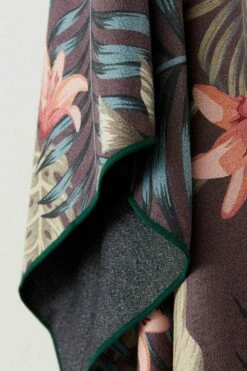 Nomadix Towel Palms Night -clothing shop NM PLMS 104 DRP 540x a98cbf7f eb68 4528 b33a 40e84207cf0f