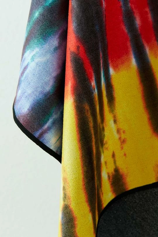 Nomadix Towel Tie Dye 4 Nomadix Towel Tie Dye - Image 2