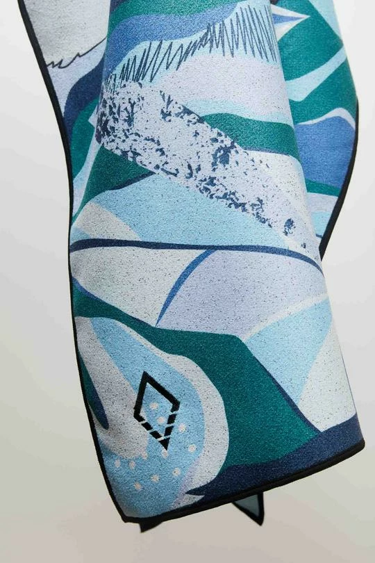 Nomadix Towel Monstera Blue 5 Nomadix Towel Monstera Blue - Image 3