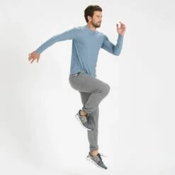 Vuori Mens Shirt Strato Tech LS -clothing shop V178HCL 5 52cf54c0 f5b0 4ee4 9006 1180b5845efb 1200x crop center jpg