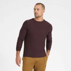 Vuori Mens Shirt Strato Tech LS -clothing shop V178HOX 1 2048x 64500ba4 60b7 417e af85 f951d5d0b13e