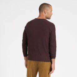 Vuori Mens Shirt Strato Tech LS -clothing shop V178HOX 3 2048x d87d632a 5395 4525 b19f caf15c052c5e