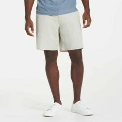 Vuori Mens Shorts Meta -clothing shop V188HCL 0427 1200x crop center.j