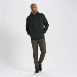 Vuori Mens Sweatshirt Seaside Hoodie -clothing shop V242BLK 4 2048x 08ce8cde 0c71 4911 8067 e303dc2d3d01