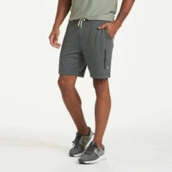 Vuori Mens Shorts Sunday Performance -clothing shop V381HCC 0686 1200x crop center jpg