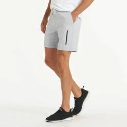 Vuori Mens Shorts Sunday Performance -clothing shop V381HPT 1402 1200x crop center jpg