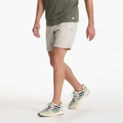 Vuori Mens Shorts Optimist -clothing shop V385BSD SP23 M ECOMM SHORTS BOTT 2