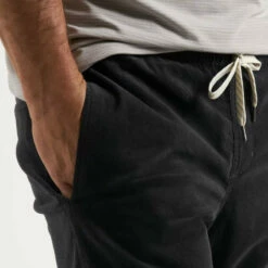 Vuori Mens Shorts Optimist -clothing shop V385CCL 5 1200x crop center jpg