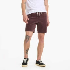 Vuori Mens Shorts Optimist -clothing shop V385CHN 08628 1200x crop center 0e7d8127 5ad9 430a b465 dc1797002c33