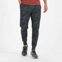 Vuori Mens Pants Sunday Performance Jogger -clothing shop V416BCM 1 2048x a419de68 64a5 4303 9554 f0a25ee85e7d