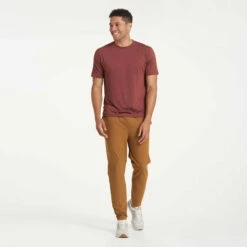 Vuori Mens Pants Fleet -clothing shop V429CAR 0589 1200x crop center.j