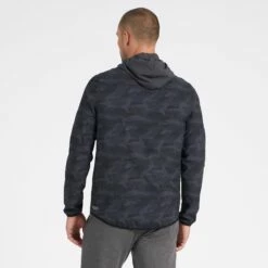 Vuori Mens Jacket Outdoor Trainer Shell -clothing shop V512BCM 3 2048x 2306431e 2cfd 4a62 a92e 86d10af467bd