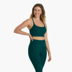 Vuori Womens Tank Top Long Line Elevation Bra -clothing shop VW1008HJA FA22 W ECOMM CURVE 005 2