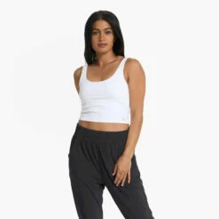 Vuori Womens Tank Top Daily Crop -clothing shop VW1027WHT 2134 1200x crop center f2ed5ec2 4173 4bbb 95fe 09b9b316bc29