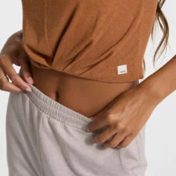 Vuori Womens Tank Top Cove High Neck -clothing shop VW1051HDP SP23 W ECOMM TOPS DETA