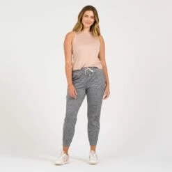 Vuori Womens Tank Top Energy -clothing shop VW123HDW 4 2048x 504ca3c9 9c4c 471a ab7e 5e936c65b949