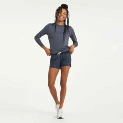 Vuori Womens Shirt Daydream Crew -clothing shop VW133HAZ 3700 1200x crop center 3505080a e1f8 40f3 a43b 08c71d690063