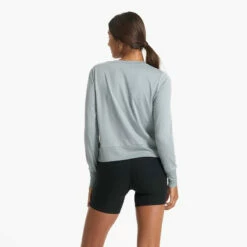 Vuori Womens Shirt Daydream Crew -clothing shop VW133HSR SP23 W ECOMM TOPS TOP 3