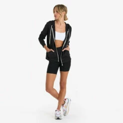 Vuori Womens Shirt Halo 2.0 Performance Hoodie -clothing shop VW268HBK 02819 1200x crop center 4b8c4da3 b1cf 4a90 9d9e 3c697b05af9e