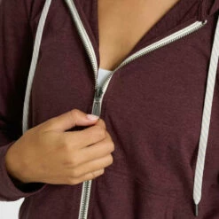 Vuori Womens Shirt Halo 2.0 Performance Hoodie -clothing shop VW268HRU 0623 1200x crop center eb97f24d a591 48a2 b610 b6728a05cac2