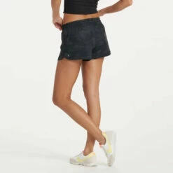 Vuori Womens Shorts Clementine 2.0 23 Vuori Womens Shorts Clementine 2.0 -clothing shop VW3000BCM 4766 1200x crop center 09b17fc2 ee8c 46e9 b4ed 205c60558311