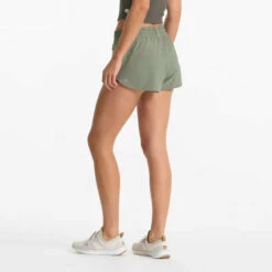 Vuori Womens Shorts Clementine 2.0 38 Vuori Womens Shorts Clementine 2.0 -clothing shop VW3000PSO SP23 W ECOMM SHORTS BO 3