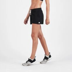 Vuori Womens Short Halo Performance -clothing shop VW339BLK 2 2048x 969e5f6b dd5b 4283 9932 b833475e26e6