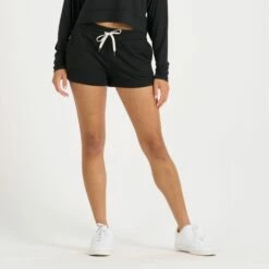 Vuori Womens Short Halo Performance -clothing shop VW339HBK 1 1890x 7ff315bb caaa 4936 b19d 7b6e03930073