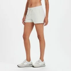 Vuori Womens Short Halo Performance