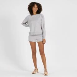 Vuori Womens Short Halo Performance -clothing shop VW339PHG 4 2048x 17534657 de22 422c ac89 b5808382c7bc