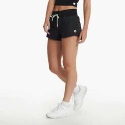 Vuori Womens Shorts Seabreeze -clothing shop VW370BLK SP23 W ECOMM SHORTS 382