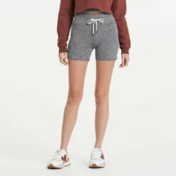 Vuori Womens Shorts Halo Vintage -clothing shop VW391HTG 0331 1200x crop center e37f3d4b 6205 4539 9a96 329578b1bbb1
