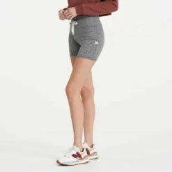 Vuori Womens Shorts Halo Vintage -clothing shop VW391HTG 0343 1200x crop center 936daf0b a744 432a 9be3 001bd4301200