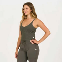 Vuori Womens Tank Top Rib Crop -clothing shop VW418ORE 0671 1200x crop center 3d6d1316 f2c0 4245 a52a e61220d9a519