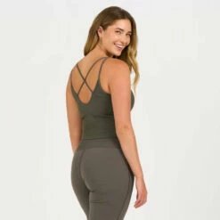 Vuori Womens Tank Top Rib Crop -clothing shop VW418ORE 0698 1200x crop center c9079731 68db 4f8b a26c e498cef13bbf