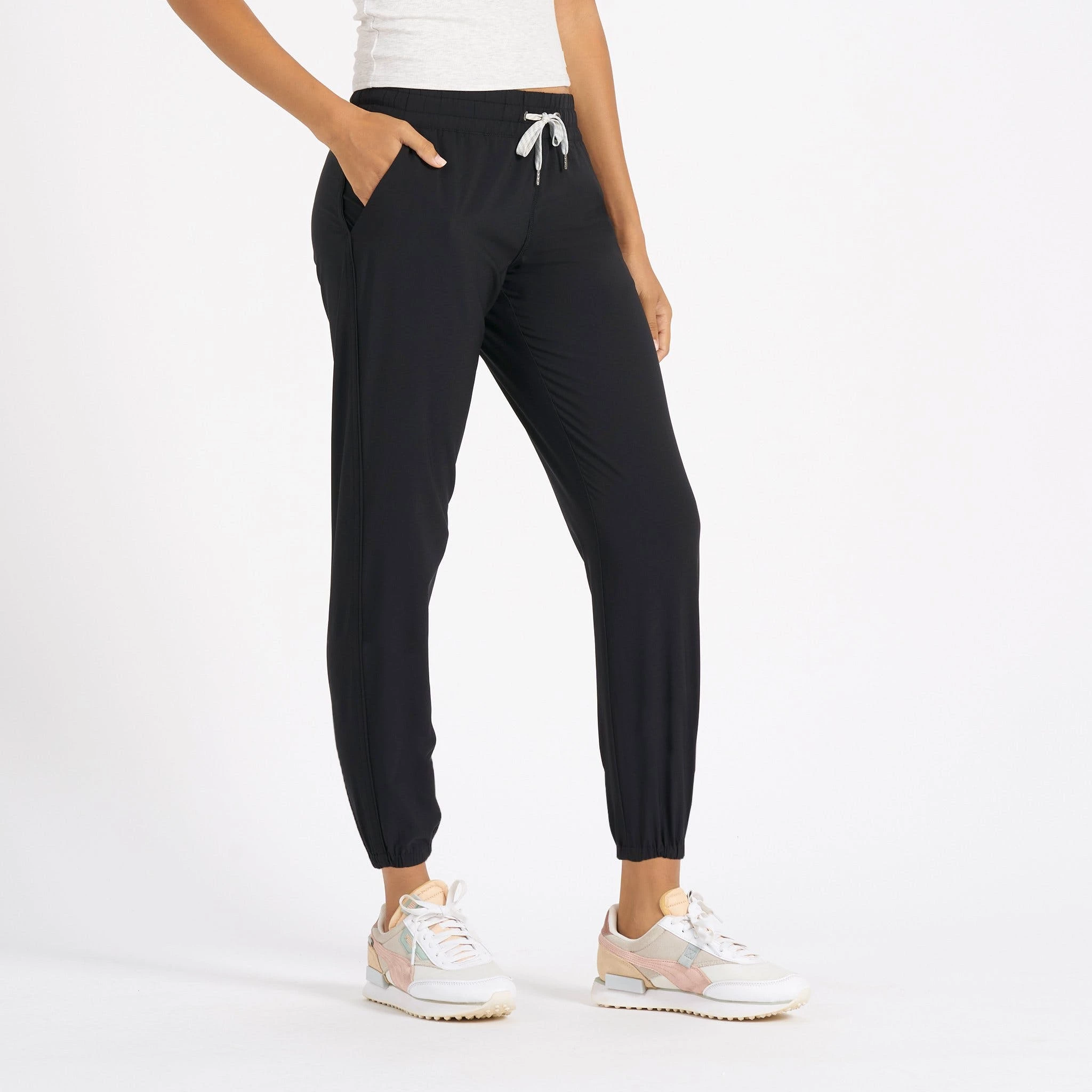 Vuori Womens Pants Weekend Jogger 4 Vuori Womens Pants Weekend Jogger - Image 2