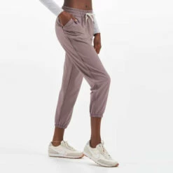 Vuori Womens Pants Weekend Jogger 32 Vuori Womens Pants Weekend Jogger -clothing shop VW422HZL 01456 1200x crop center 36668db3 afb7 415d 8d52 17a9b7ce2f64