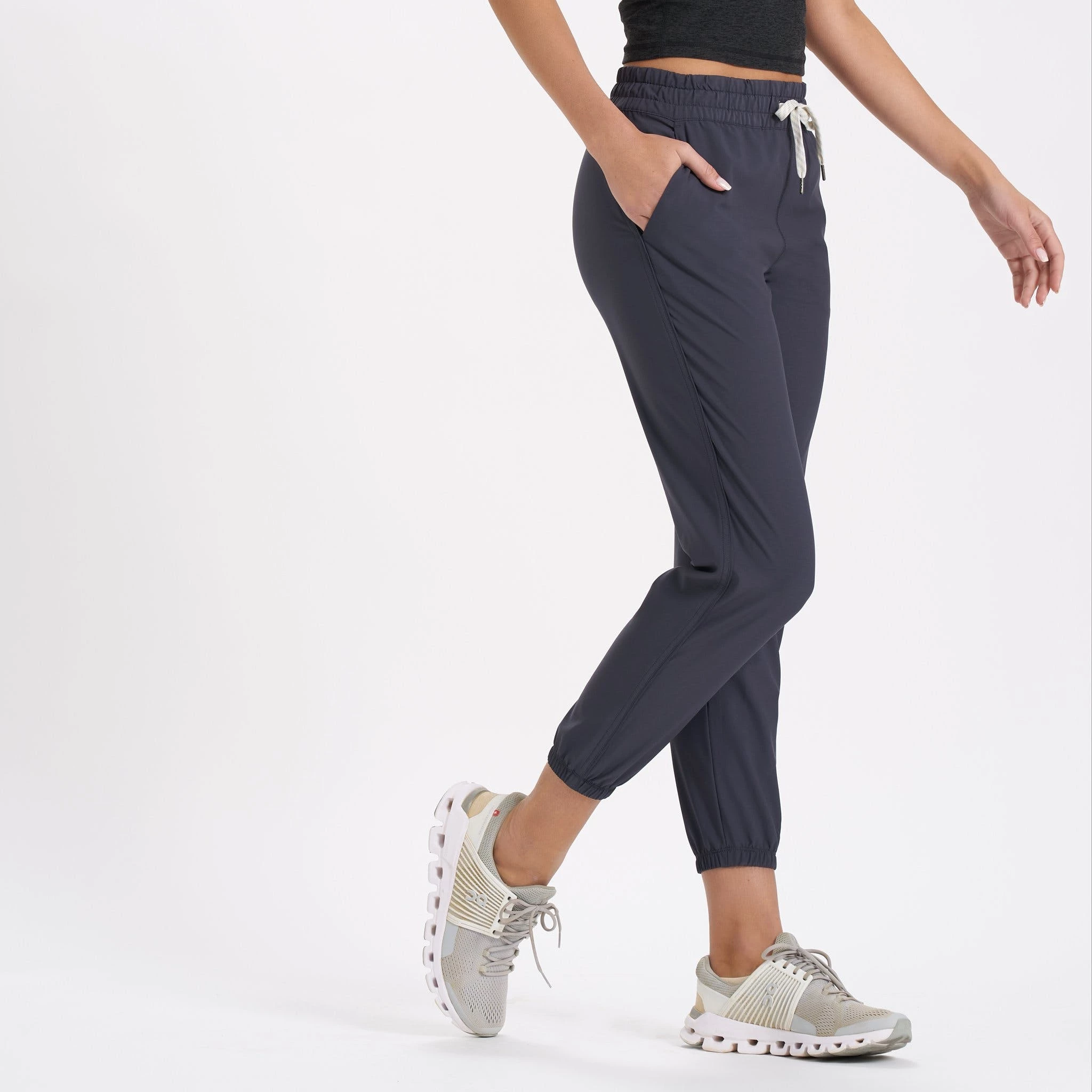 Vuori Womens Pants Weekend Jogger 7 Vuori Womens Pants Weekend Jogger - Image 5