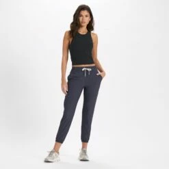 Vuori Womens Pants Weekend Jogger 28 Vuori Womens Pants Weekend Jogger -clothing shop VW422MDN 4 2048x a5825334 97f4 40be 88bb ffb8b973d3d2