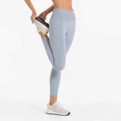 Vuori Womens Pants Rib Studio Legging -clothing shop VW428LCL 04330 1200x crop center c7a61ce3 0e26 4395 a815 043673210804