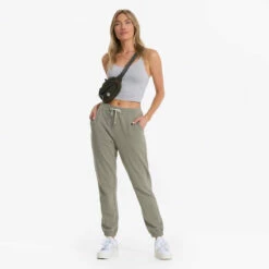Vuori Womens Pants Laguna Lounge Pant 2.0 -clothing shop VW437LAU 05711 1200x crop center fc76b433 f82f 42e8 afa4 78f68988cfba