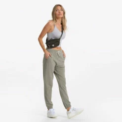 Vuori Womens Pants Laguna Lounge Pant 2.0 -clothing shop VW437LAU 05756 1200x crop center 868100c1 bf63 446c a205 b126d045b8a0