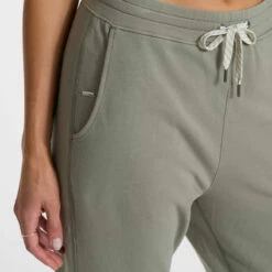Vuori Womens Pants Laguna Lounge Pant 2.0 -clothing shop VW437LAU 05862 1200x crop center 060e2085 9733 43d5 8fa3 89e92028329f
